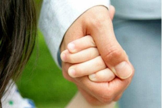 Sosial şəbəkədə övladını satmaq istəyən ananın uşağı əlindən alındı - YENİLƏNİB