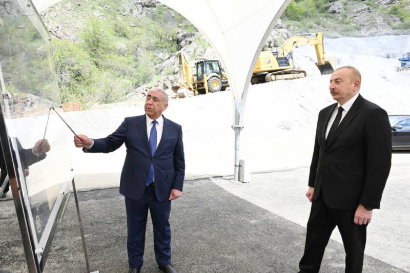 Prezident Xankəndi-Şuşa-Laçın yolunda görülən işlərlə tanış oldu - YENİLƏNDİ (FOTO)