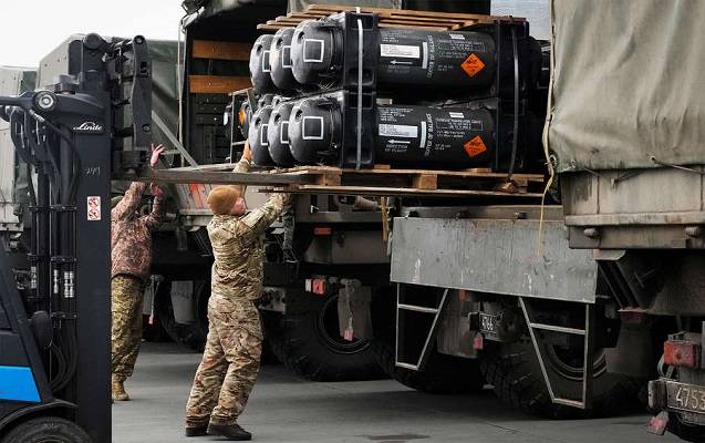 Britaniya Ukraynaya ən böyük hərbi yardımı GÖNDƏRİR