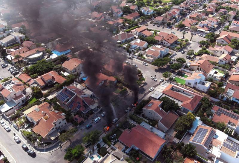 İsrailin Aşkelon şəhəri raket atəşinə tutuldu - Yaralılar var