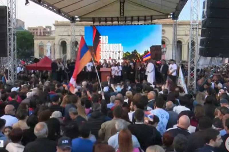 İrəvanda növbəti etiraz aksiyası başladı