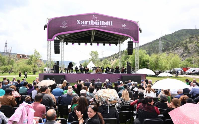 \"Xarıbülbül” festivalı Laçında 