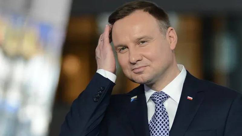 Təyyarə xarab oldu: Polşa prezidenti Qətərə uça bilmədi