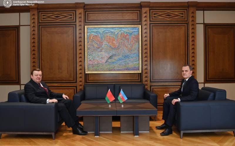 Bakıda Azərbaycan və Belarus XİN başçılarının görüşü keçirilir