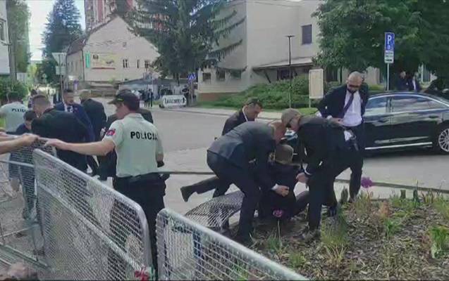 Slovakiyanın Baş nazirinə sui-qəsd zamanı dörd güllə vurulub