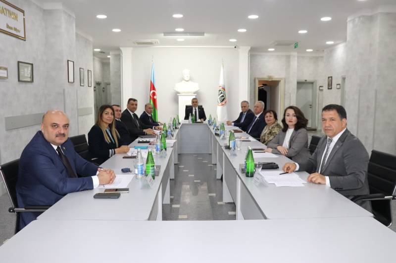 Vəkillər Kollegiyası Rəyasət Heyətinin növbəti iclası keçirilib - FOTO