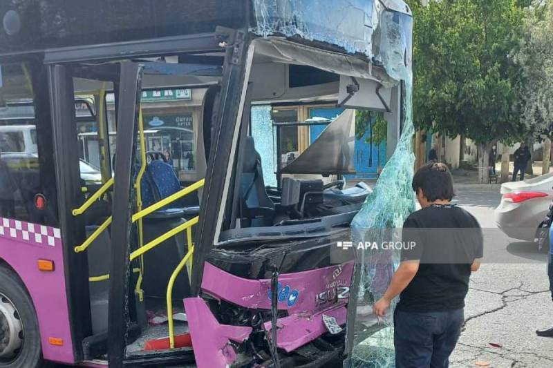 Bakıda sərnişin avtobusları qəza törətdi: Xeyli sayda yaralı var - FOTO