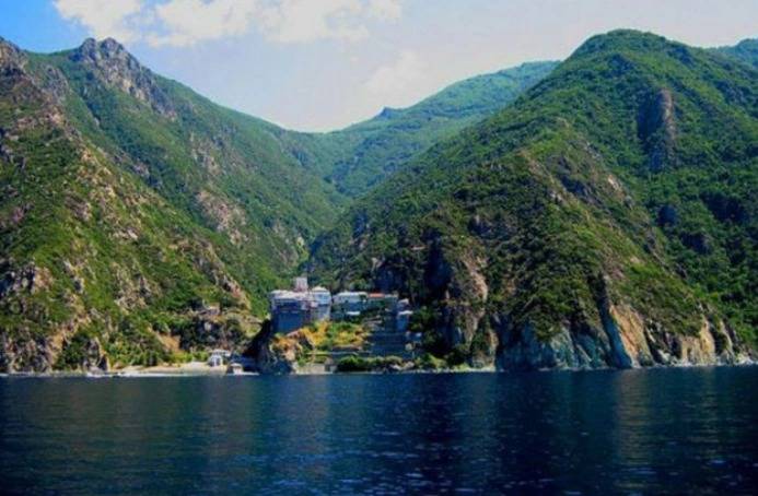 Bu adaya qadınların girməsi QADAĞANDIR