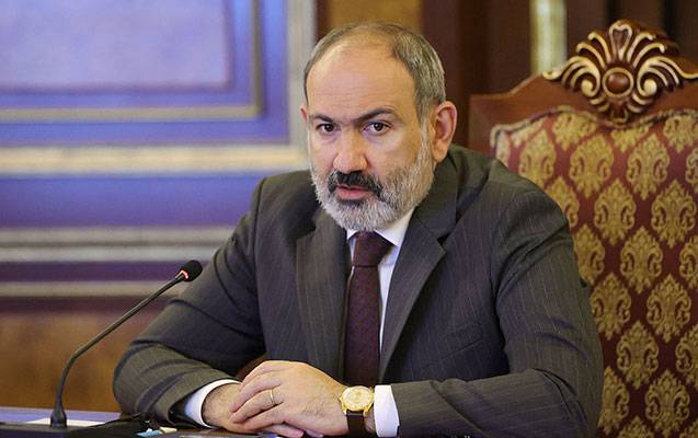 Paşinyan həmin xəritəni parlamentdə göstərdi