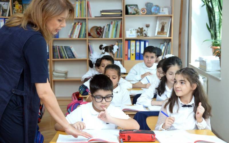 Azərbaycan müəllimlərinin etik davranış qaydaları təsdiqləndi