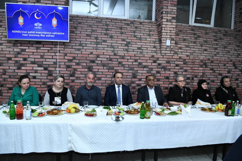 ADNSU-nun şəhid məzunlarının xatirəsinə həsr olunmuş iftar süfrəsi keçirildi - FOTOLAR