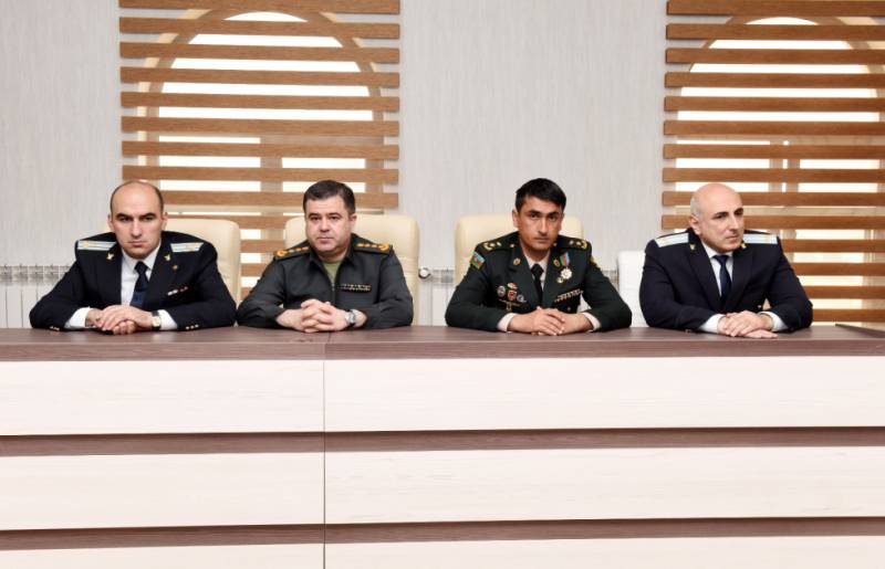 Hərbi Prokurorluq əməkdaşları Daxili Qoşunların Vətən Müharibəsi qəhrəmanları ilə birgə ağac əkiblər - FOTOLAR