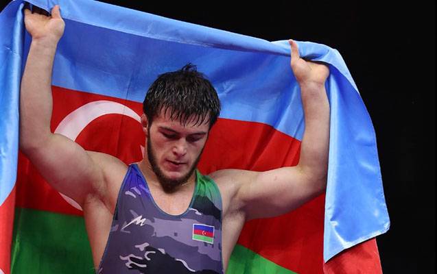 Azərbaycanlı güləşçilər Bakıdakı Avropa çempionatında medal qazandılar - FOTO