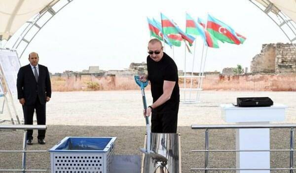 Prezidentin təməlini qoyduğu kənddə neçə ailə yaşayacaq? 