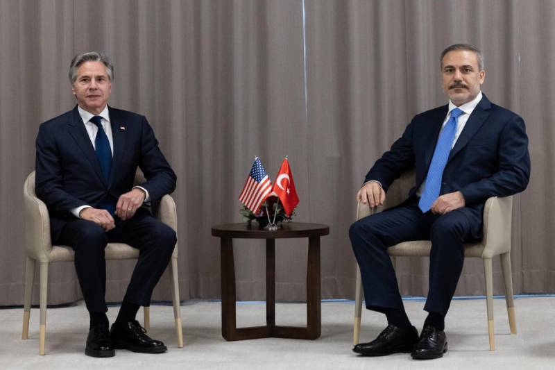Hakan Fidan Blinkenlə danışıqlar apardı