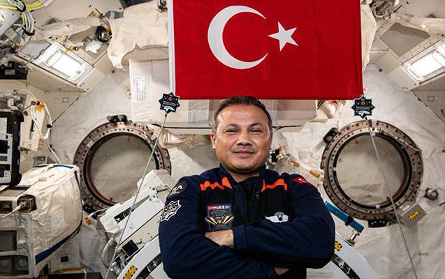 Alper Gezeravcı qəzaya düşdü 