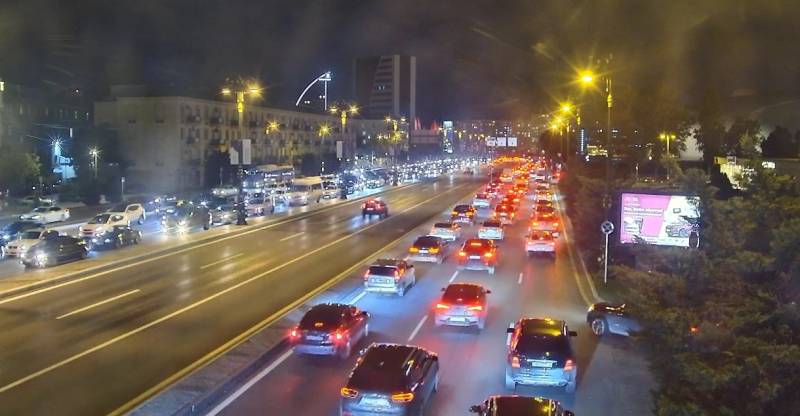 Bakıda 20-dən çox yolda tıxac var - SİYAHI