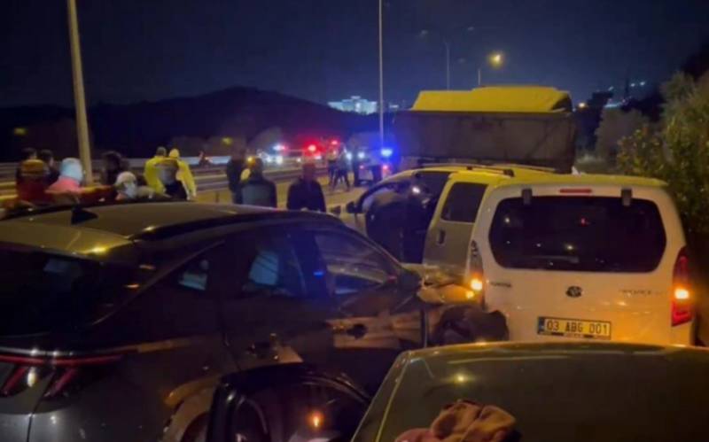 Türkiyədə 10 avtomobil toqquşdu - Xəsarət alanlar var