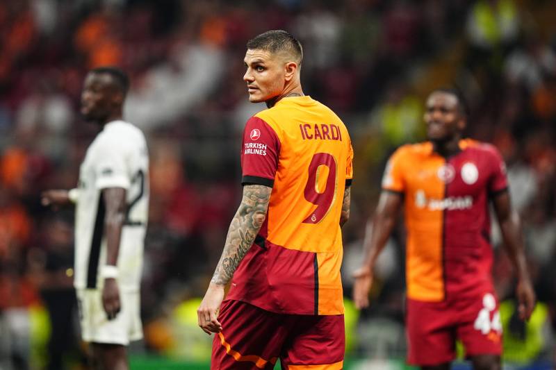 \"Qalatasaray\"ın ulduzu  yaşıl meydanlardan kənar qalacaq - FOTO