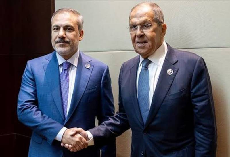 Fidan və Lavrov arasında telefon danışığı olub 