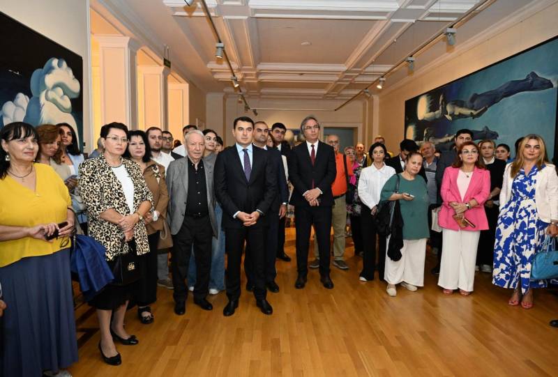 \"Xəzər\" Biennalesi çərçivəsində təsviri sənət sərgisi açıldı - FOTOLAR