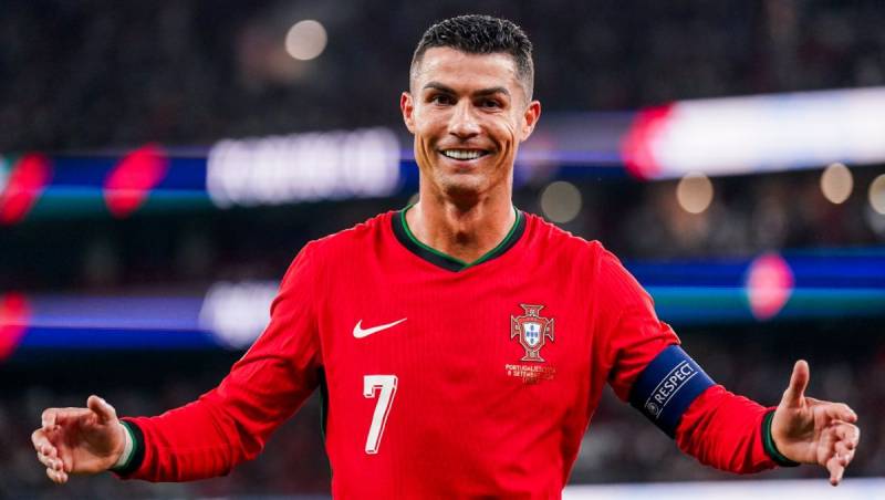 Ronaldu dünya rekordunu yenilədi