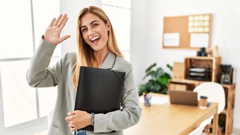 İşçiyə “sabahınız xeyir” deməyən müdirə cərimə yazıldı