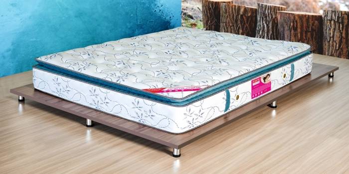 İşçi bilmədən içində 50 min gizlədilən döşəyi zibilə atdı 