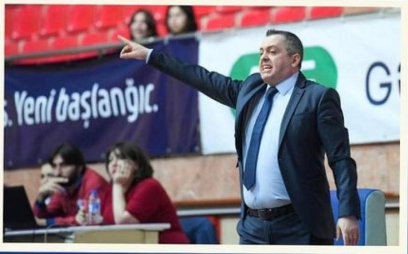 \"Gəncə\" klubu baş məşqçisi ilə yollarını ayırdı