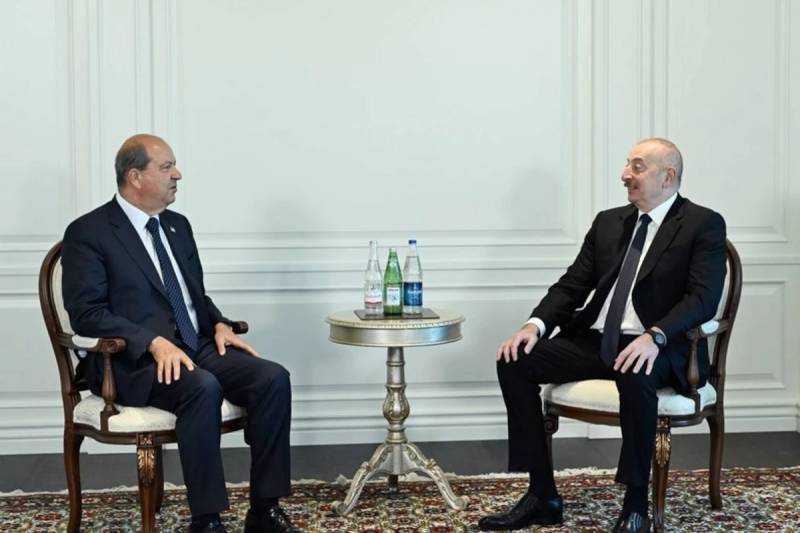 Ersin Tatar İlham Əliyevə zəng etdi 