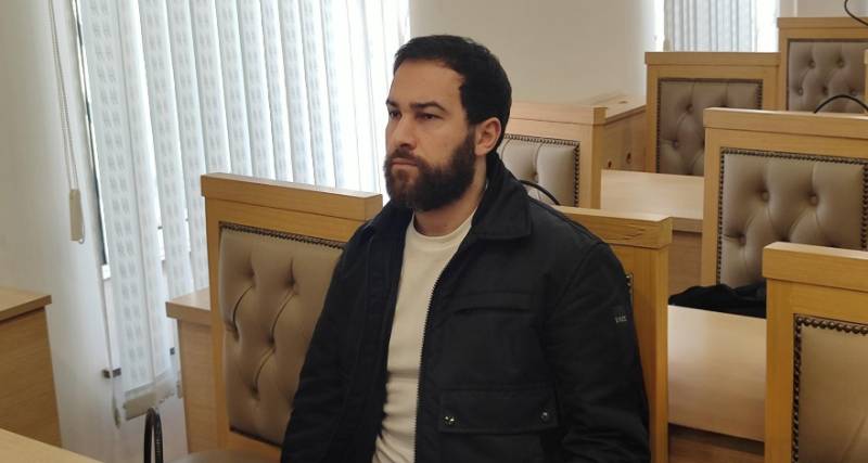 “Nikosayağı” qəzaya düşdüyü avtomobilinin nömrəsini satışa çıxardı - FOTO