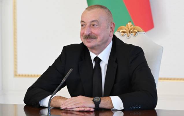 Prezident həmkarını təbrik etdi