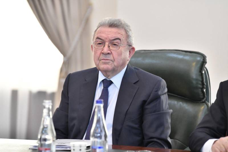 \"700 bal toplamaq savad göstəricisi deyil\" - Misir Mərdanov