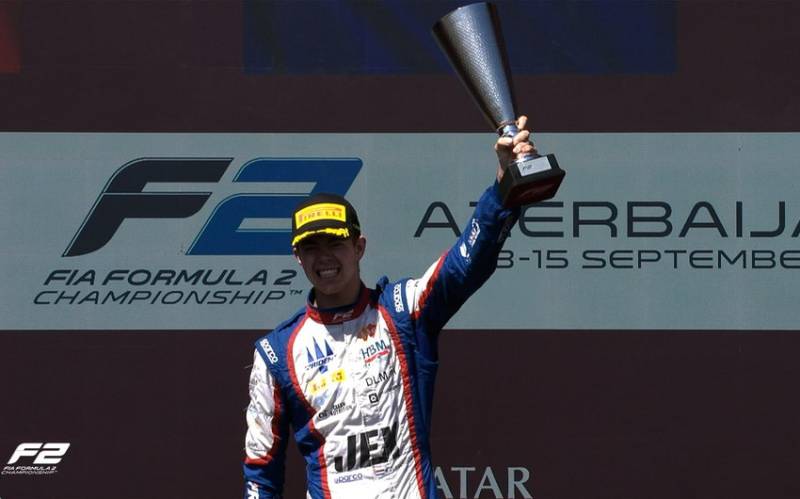 \"Formula 2\" yarışının qalibi mükafatlandırıldı - FOTO