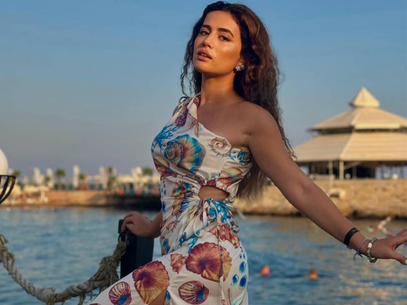 \"Komedixana\"nın aktrisası tələbə oldu - FOTOLAR
