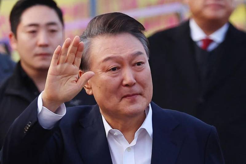 Yoon Seok-yeol vətəndaşlardan üzr istədi 