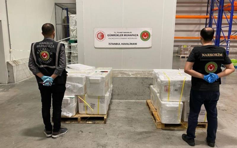 İstanbul Hava Limanında yarım tona yaxın narkotik ələ keçirildi 