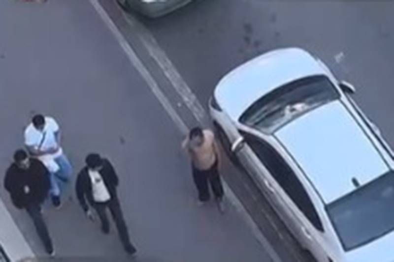 Bakıda yarıçılpaq şəxs SAXLANILDI