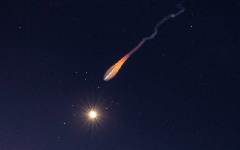 \"SpaceX\" raketi 22 \"Starlink\" minipeykini orbitə çıxardı 