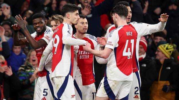 \"Arsenal\" \"Mançester Siti\"ni darmadağın etdi