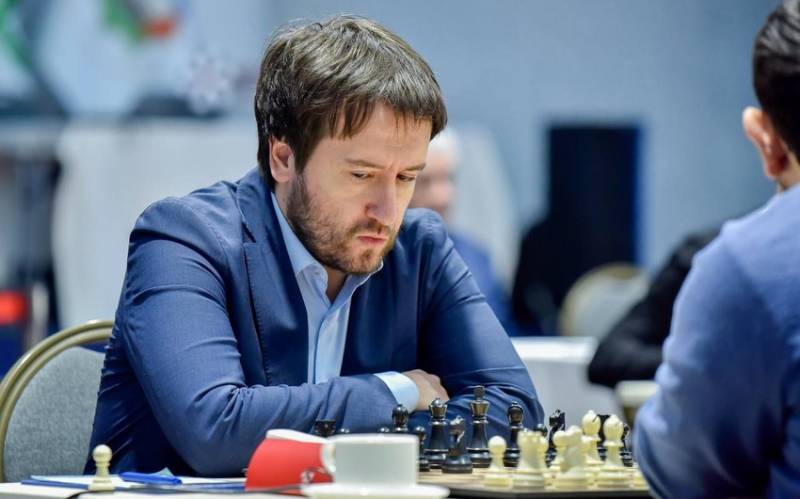 Məmmədyarov ilk yarımfinalçı oldu 