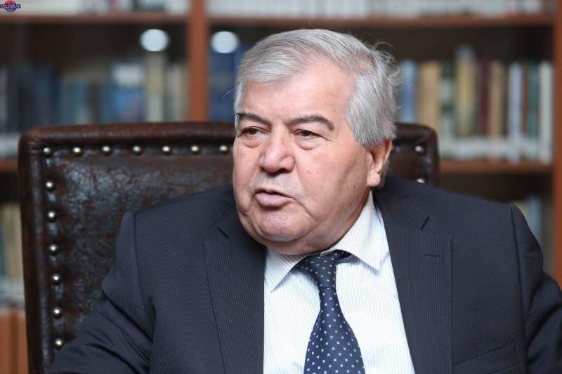 \"Ramiz Mehdiyev kimilər ömürləri boyu üzü Moskvaya doğru yatıblar\" - Sabir Rüstəmxanlı