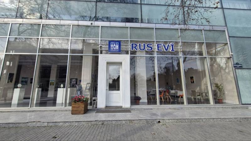 “Rus Evi” də söküldü 