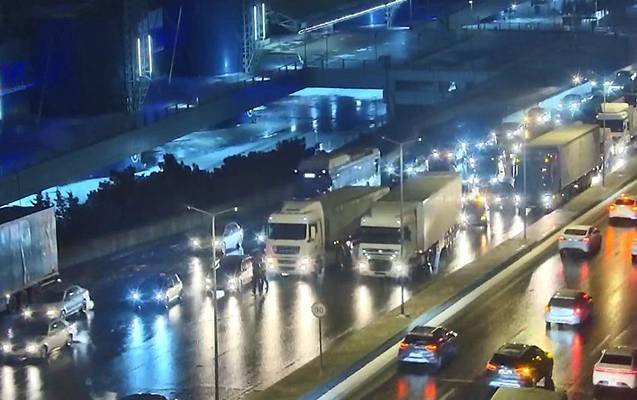 Buza görə bu yol BAĞLANDI