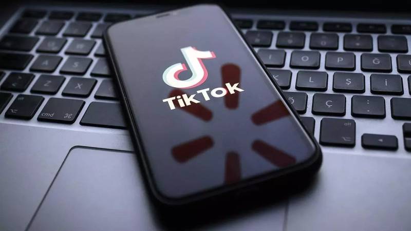 \"TikTok\"da evlənəcəyinə söz verdi - Evindən qızılları oğurlayıb, qumara qoydu