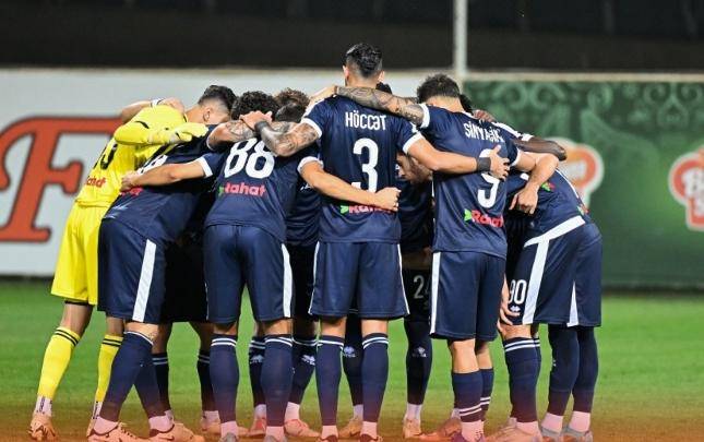 \"Neftçi\" yeni məşqçi ilə razılaşdı 