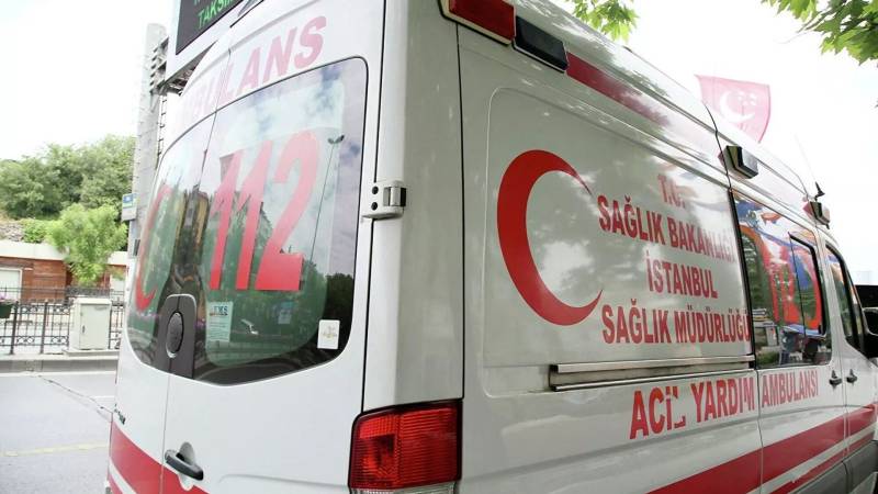 Türkiyədə yaşayış binasında yanğın: Xəsarət alanlar sayı artıb, ölən var - YENİLƏNİB
