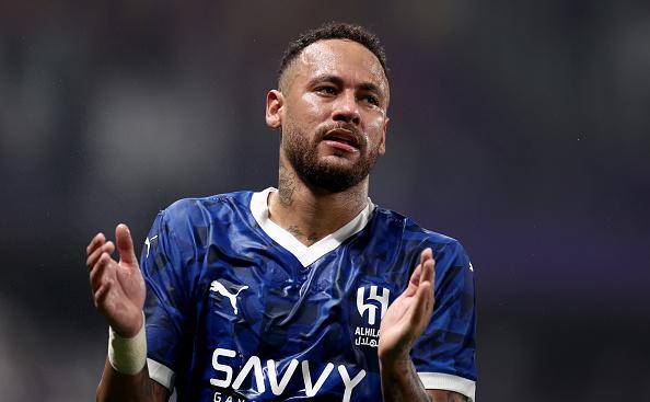 Neymar 12 ildən sonra \"Santos\"a qayıtdı