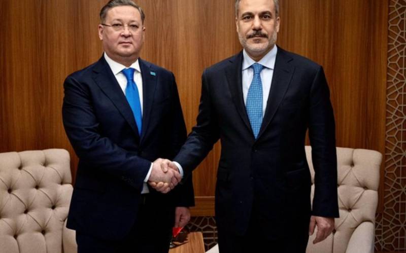 Türkiyə və Qazaxıstan XİN başçıları görüşdülər 