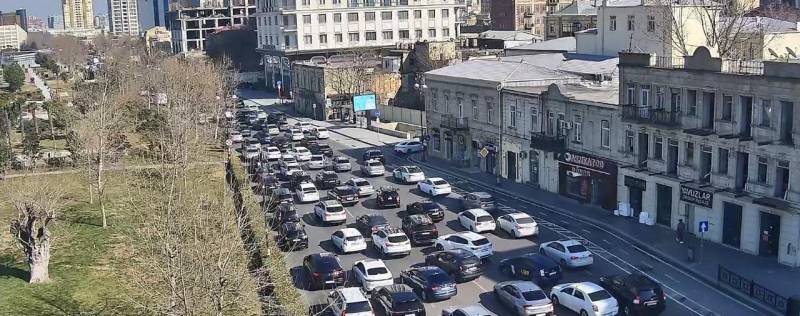 Bəzi yollarda hərəkət sürəti aşağı düşdü 